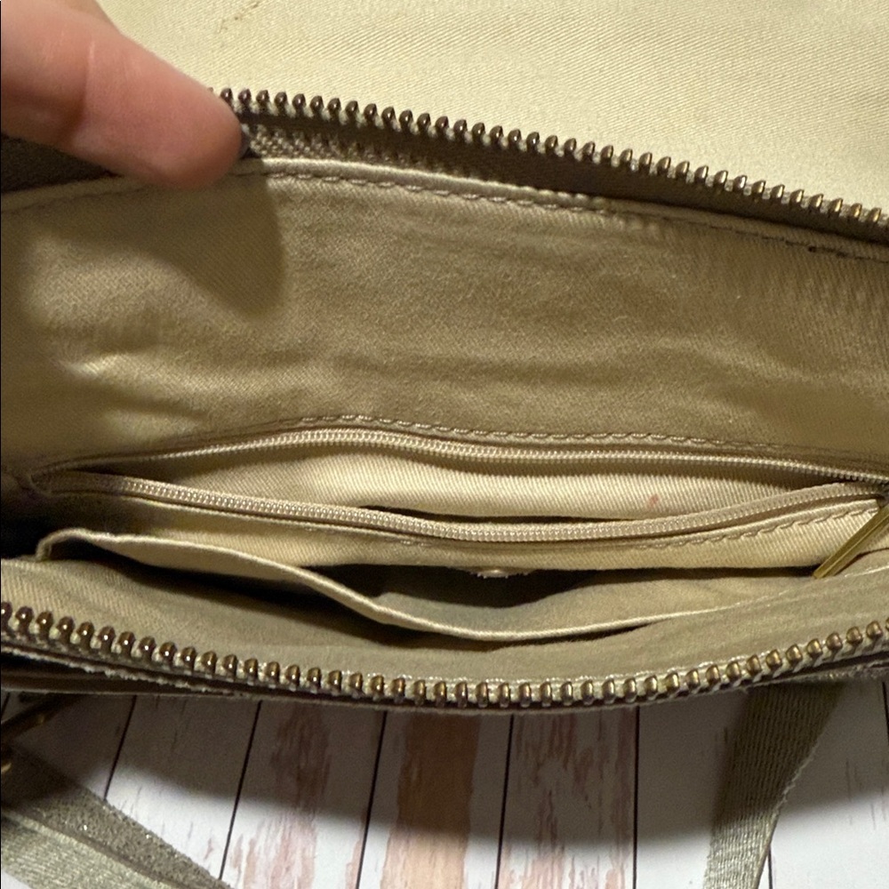 Fossil Elegant Metallic Shoulder Bag - Picture 5 of 11